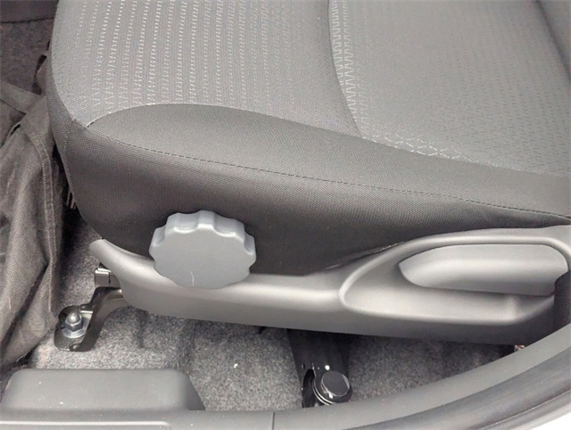 Vehicle image 12 of 19