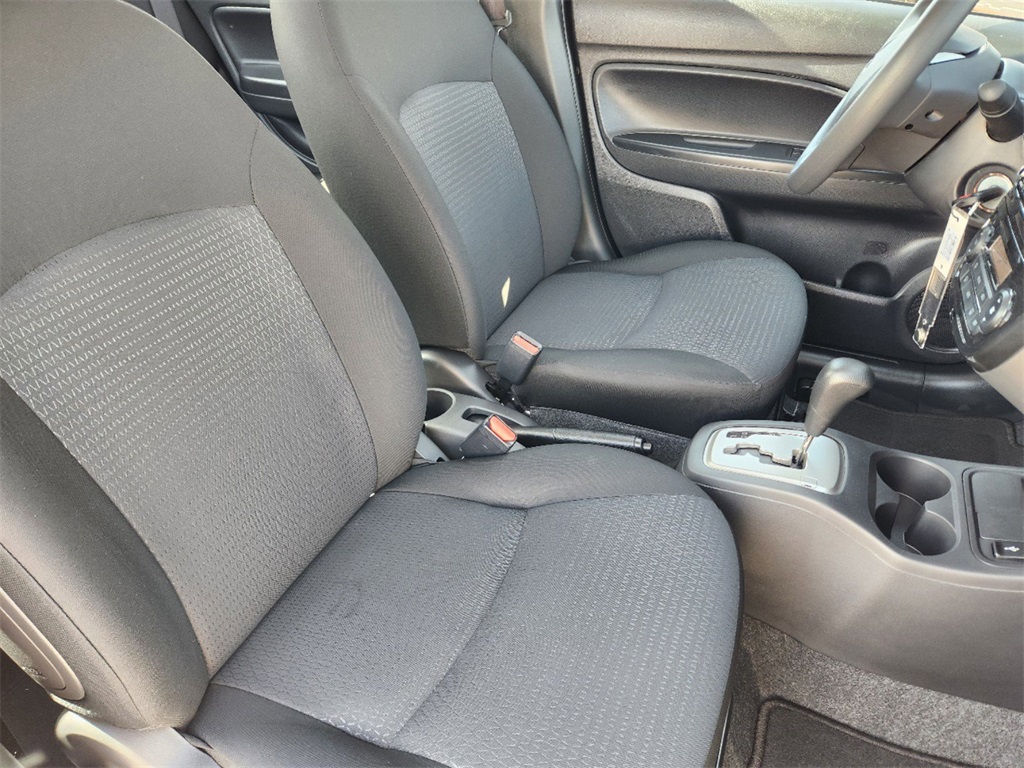 Vehicle image 11 of 21