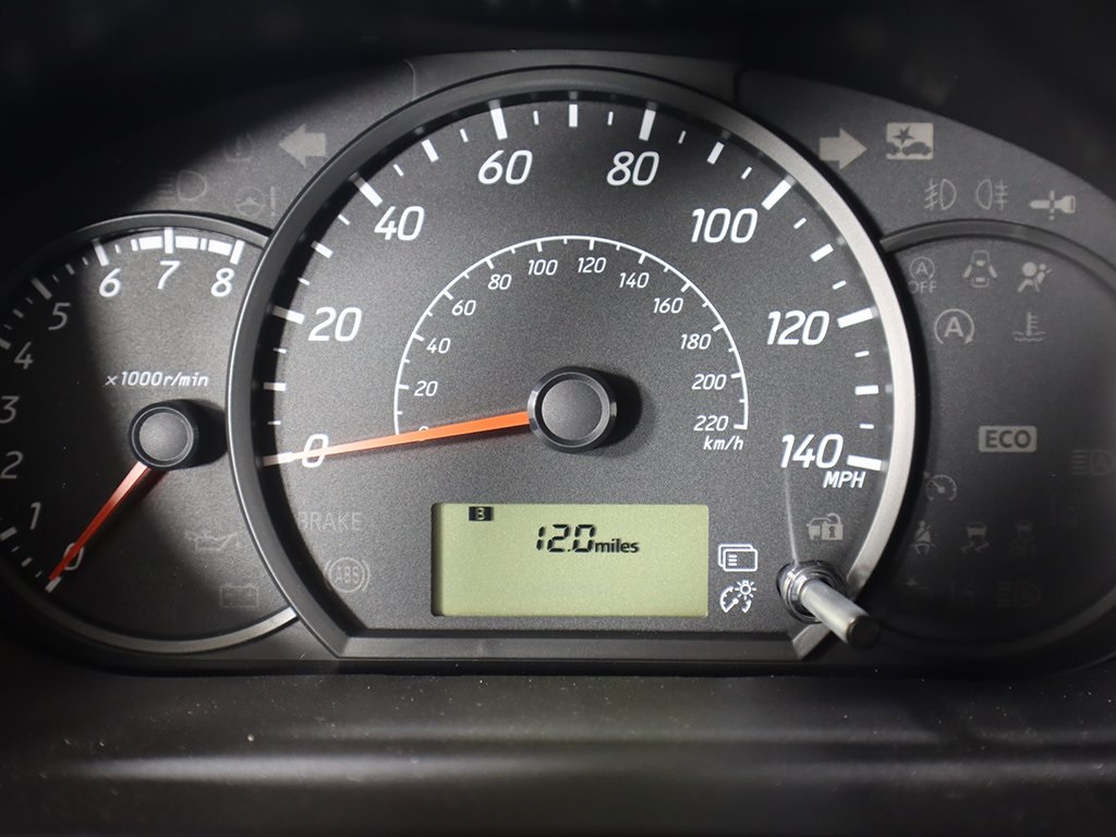 Vehicle image 33 of 41