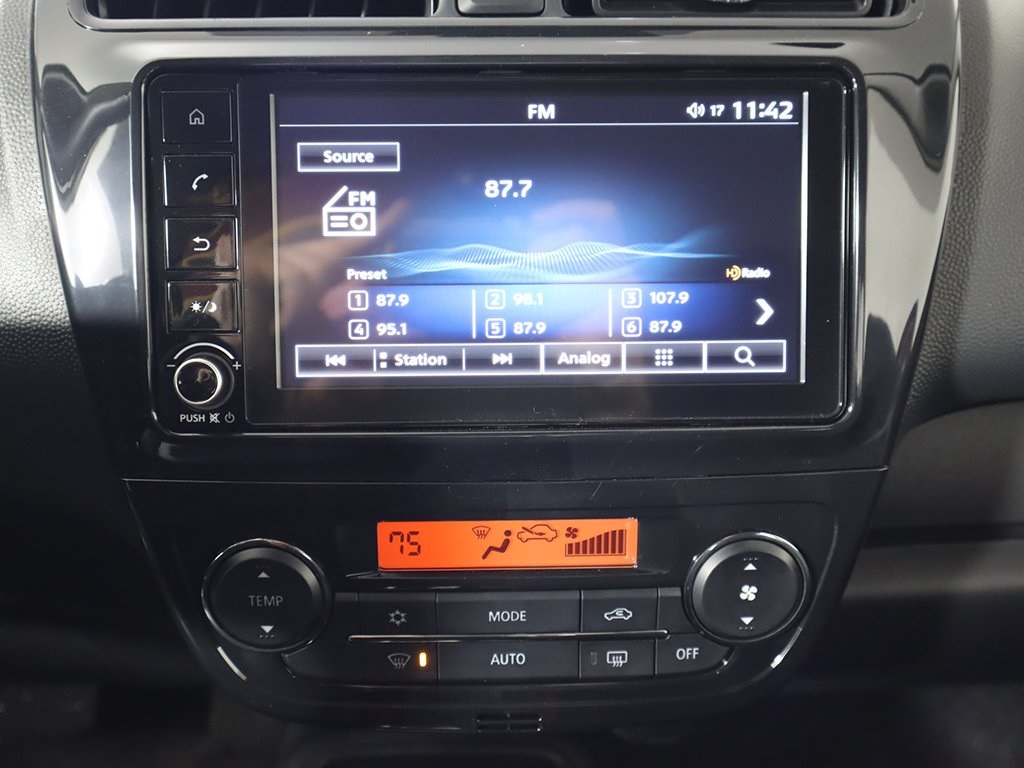 Vehicle image 38 of 41