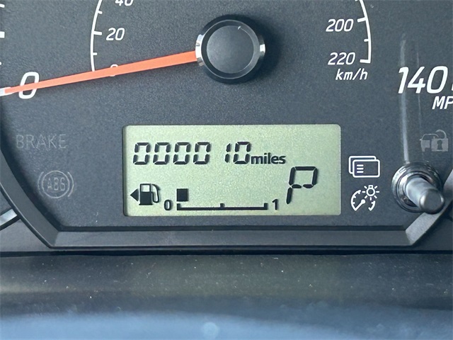 Vehicle image 28 of 32