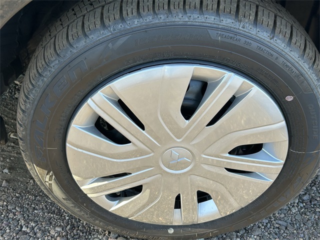 Vehicle image 5 of 32
