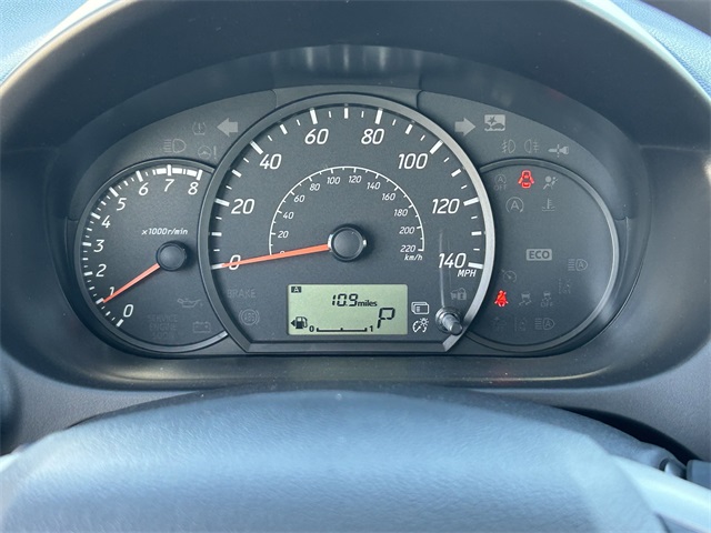 Vehicle image 27 of 32