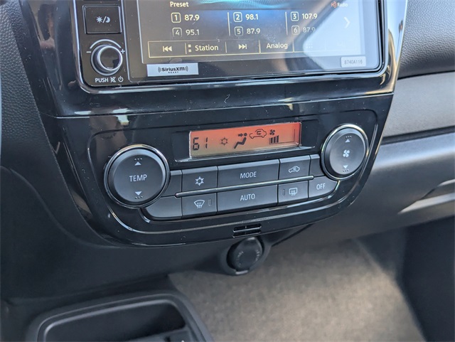 Vehicle image 17 of 20