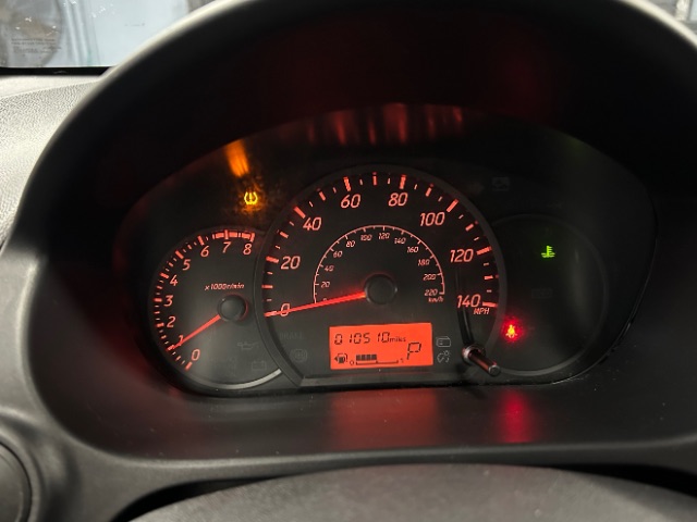 Vehicle image 14 of 21