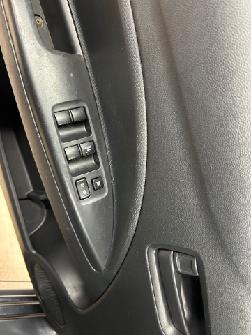 Vehicle image 8 of 21