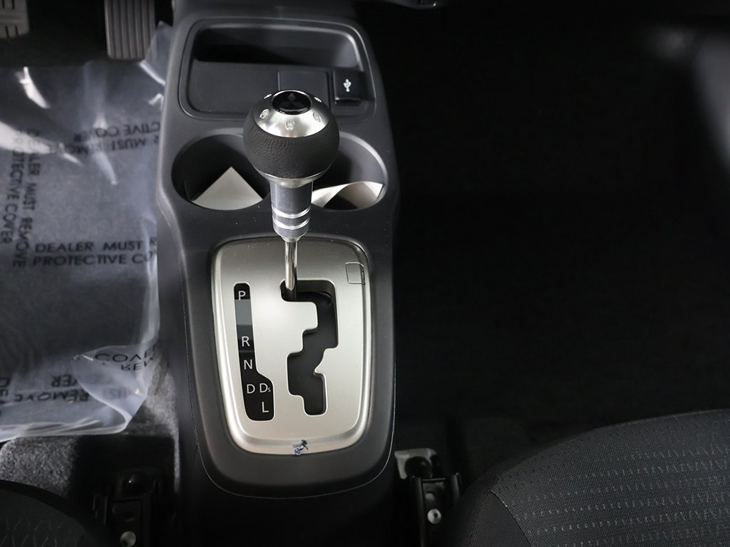 Vehicle image 40 of 42