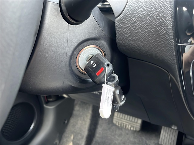 Vehicle image 32 of 41