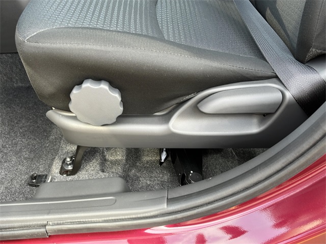 Vehicle image 33 of 41