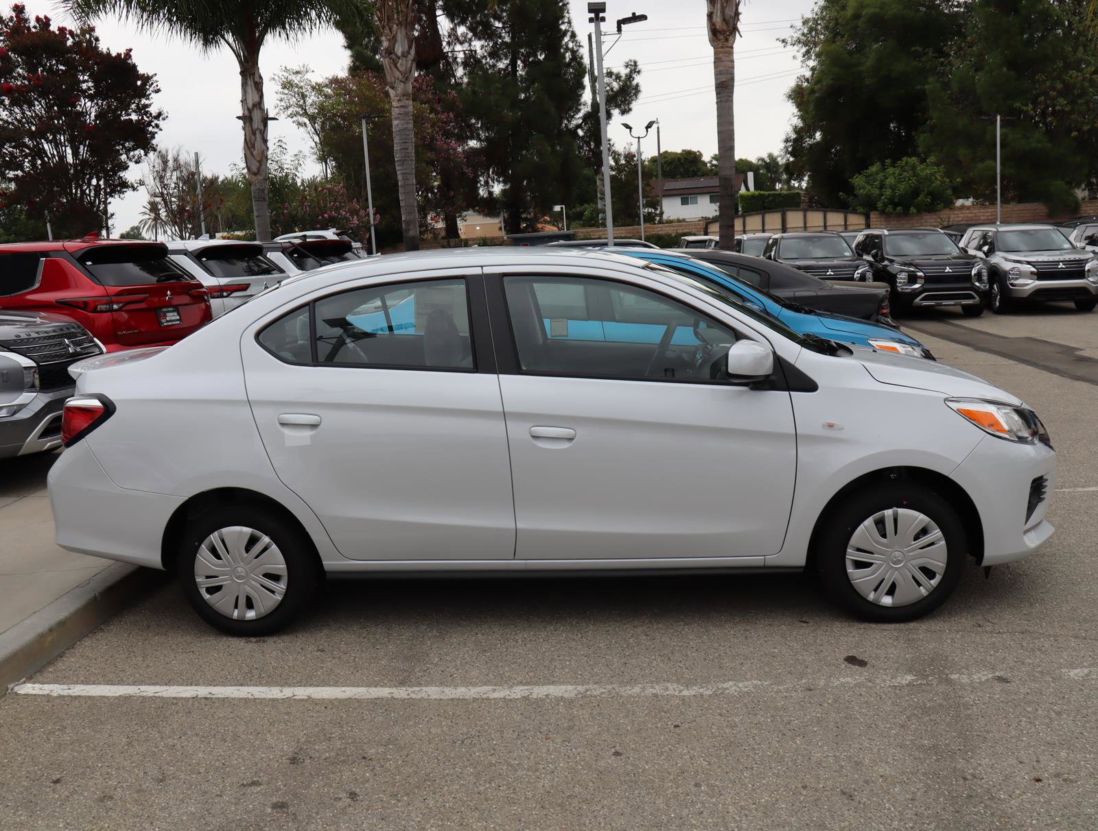 2024 Mitsubishi Mirage G4 ES Image 4 of 20