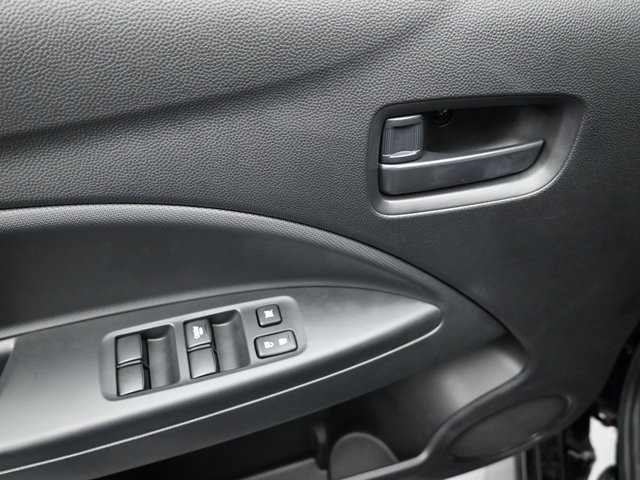 Vehicle image 19 of 33
