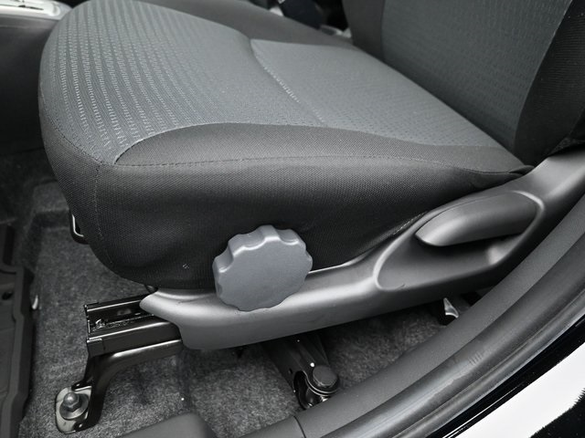 Vehicle image 20 of 33