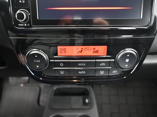 Vehicle image 22 of 33