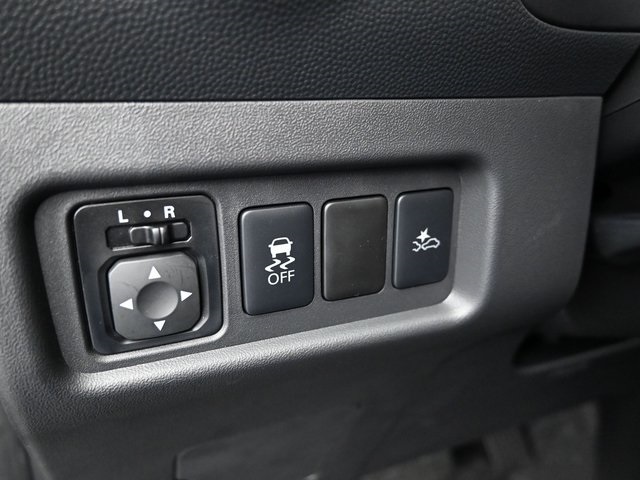 Vehicle image 29 of 33