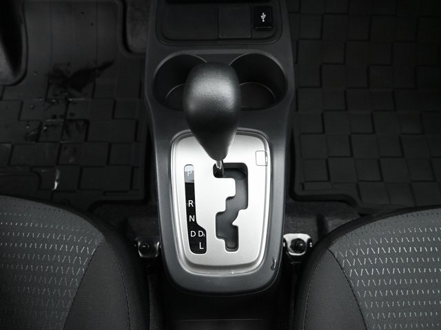 Vehicle image 21 of 33