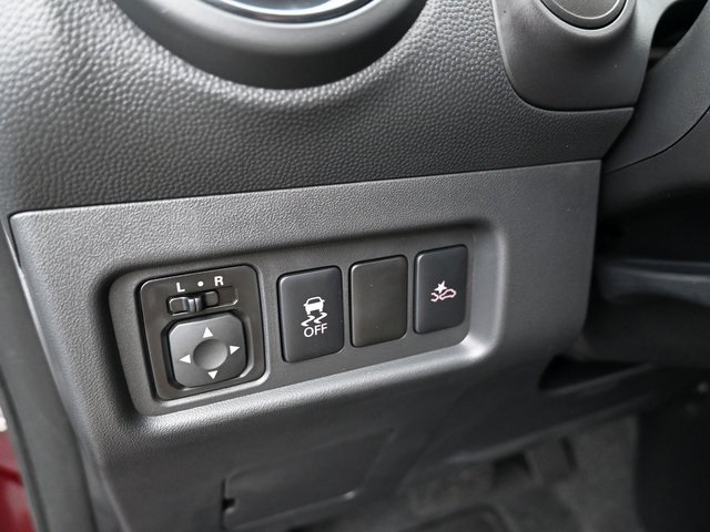 Vehicle image 29 of 33