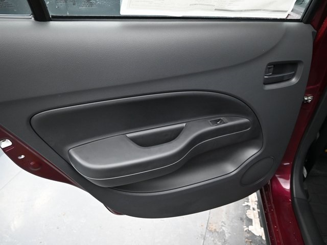 Vehicle image 15 of 33