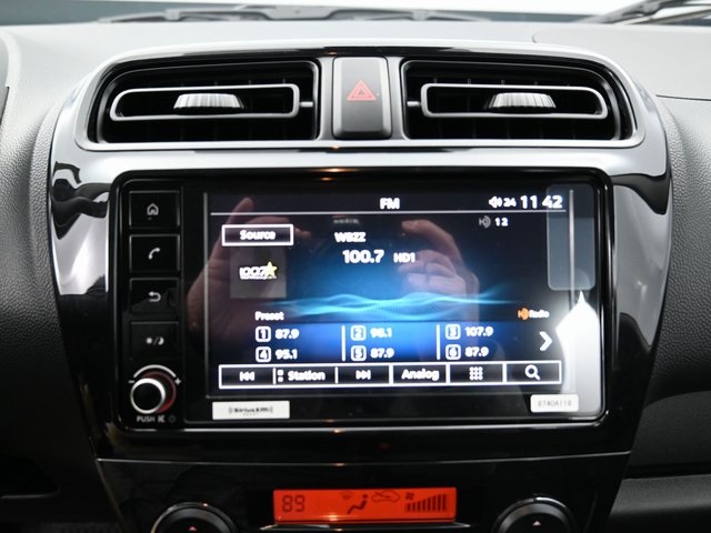 Vehicle image 23 of 33