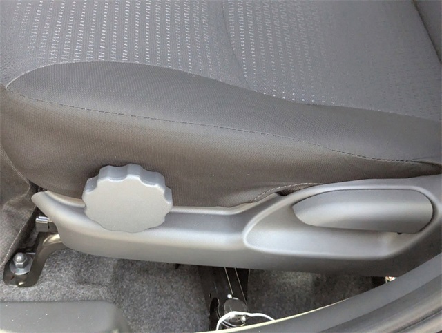 Vehicle image 13 of 19