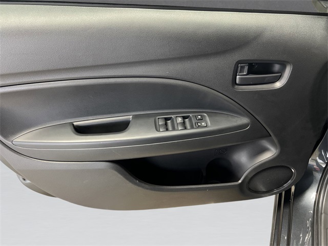 Vehicle image 21 of 28