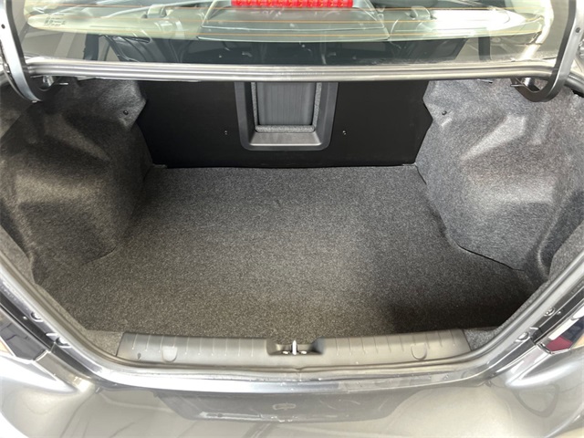 Vehicle image 10 of 28