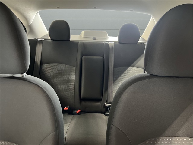 Vehicle image 11 of 28