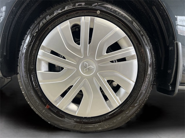 Vehicle image 9 of 28