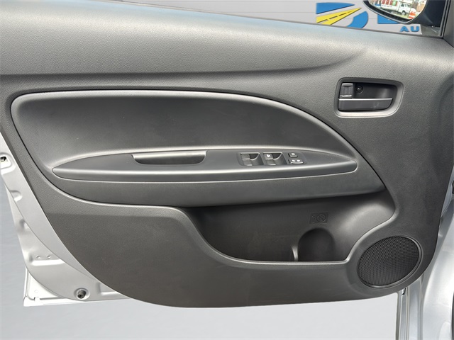 Vehicle image 22 of 31