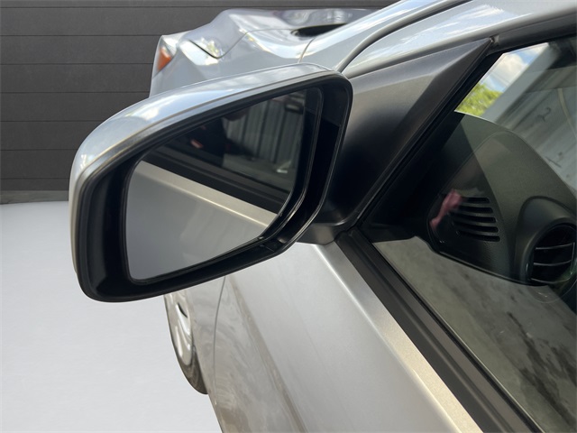 Vehicle image 23 of 26
