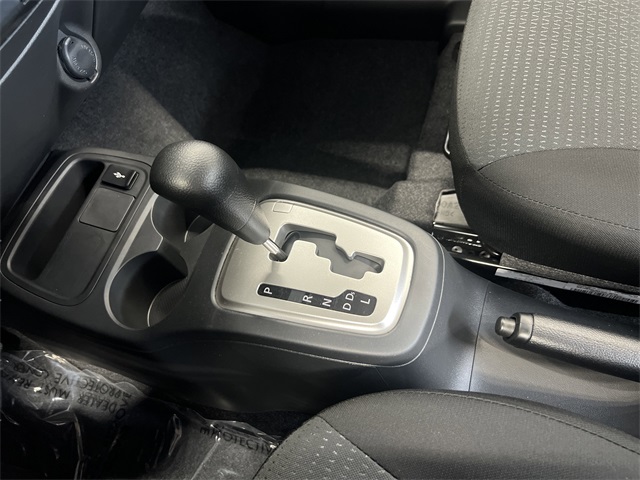 Vehicle image 21 of 26