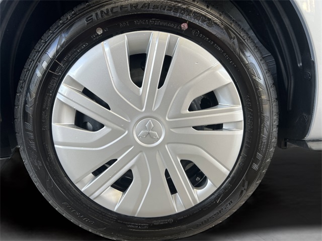 Vehicle image 9 of 26