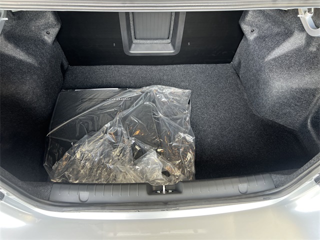 Vehicle image 10 of 26