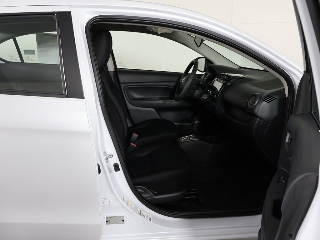 Vehicle image 28 of 43