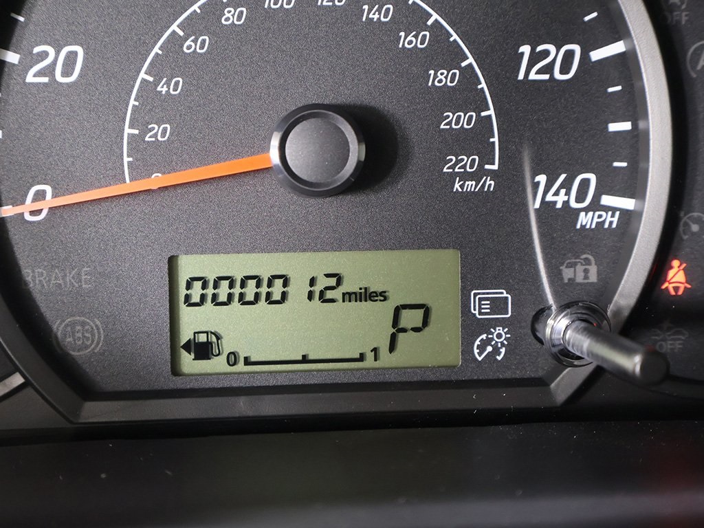 Vehicle image 37 of 43