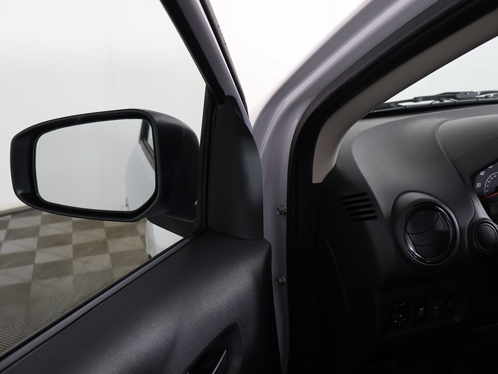 Vehicle image 34 of 43