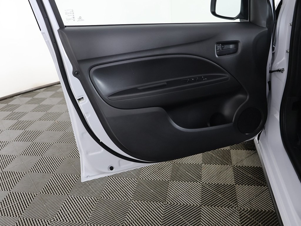 Vehicle image 21 of 43