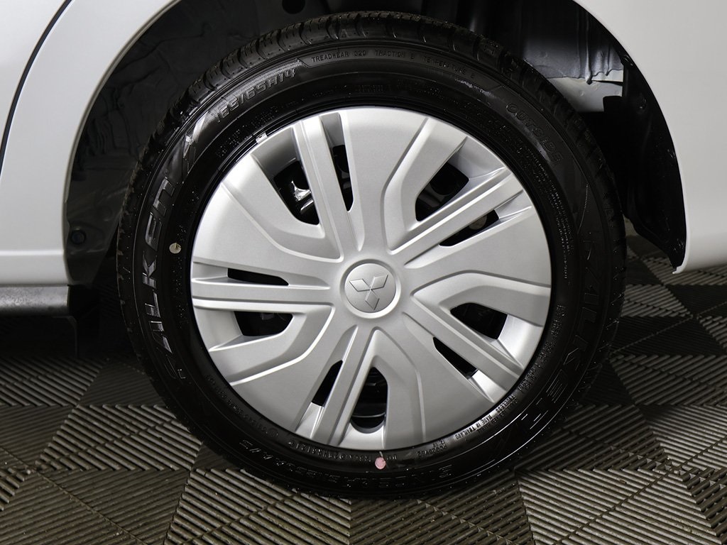 Vehicle image 19 of 43
