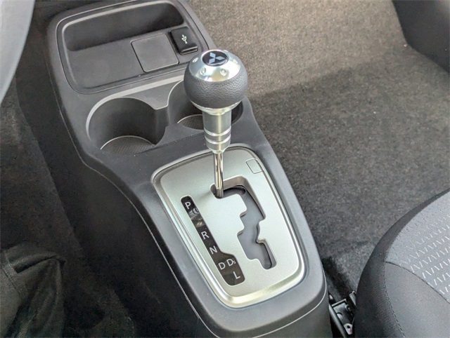 Vehicle image 17 of 19