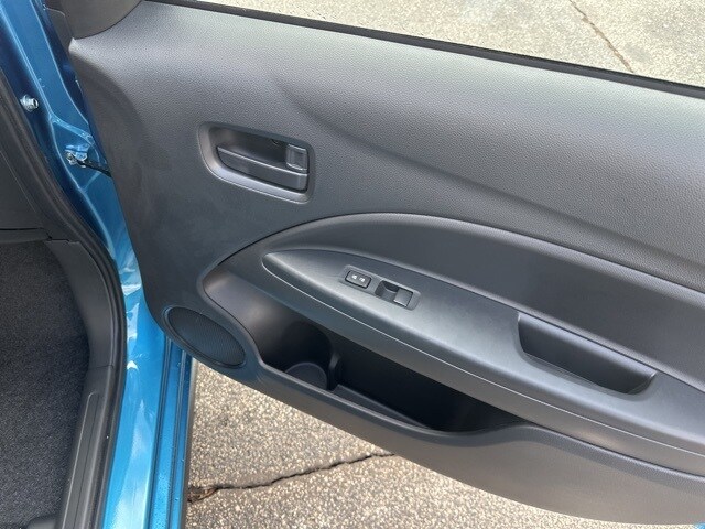 Vehicle image 11 of 34
