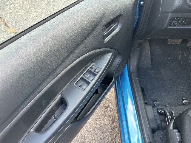 Vehicle image 20 of 34