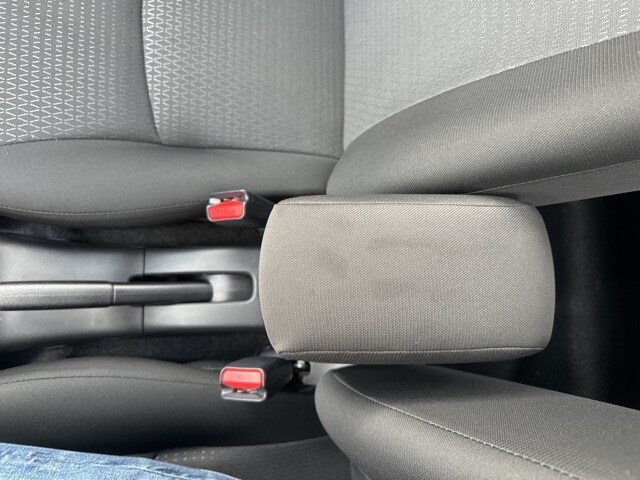 Vehicle image 24 of 34