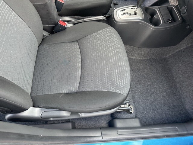 Vehicle image 12 of 34