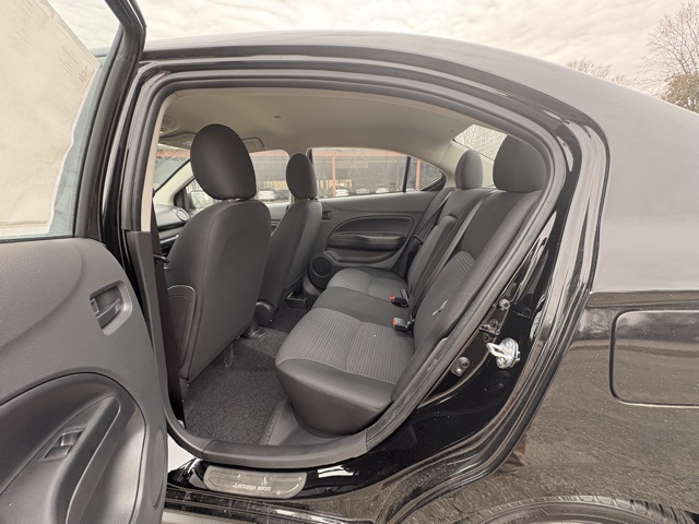 Vehicle image 11 of 31