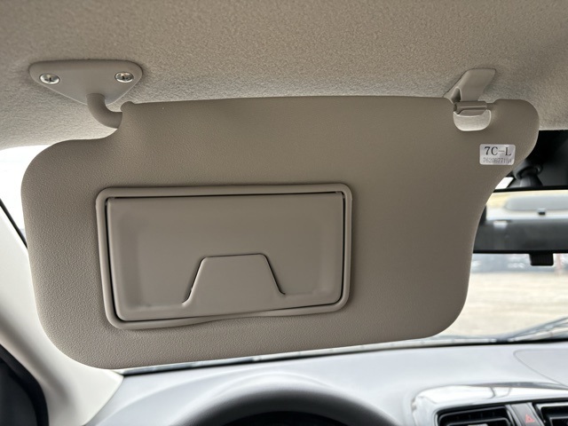 Vehicle image 24 of 31