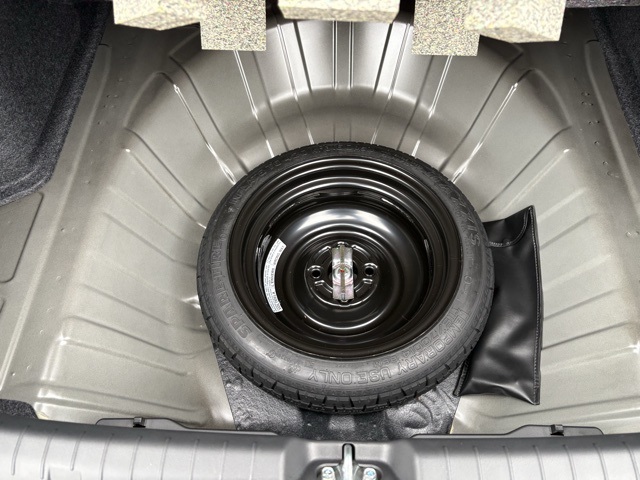 Vehicle image 15 of 31