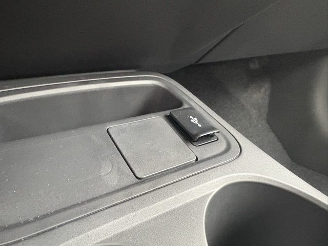 Vehicle image 28 of 31