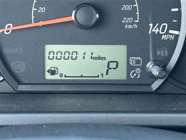 Vehicle image 27 of 31