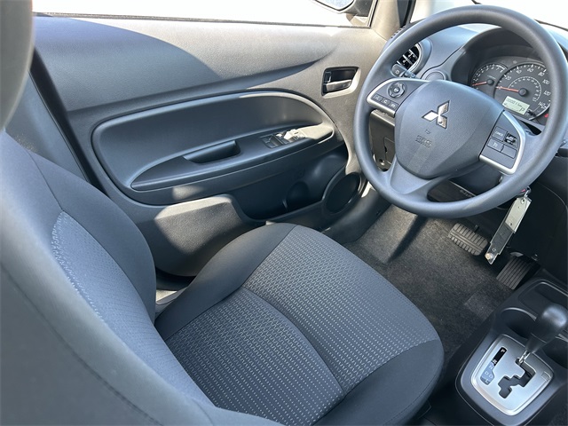 Vehicle image 12 of 31