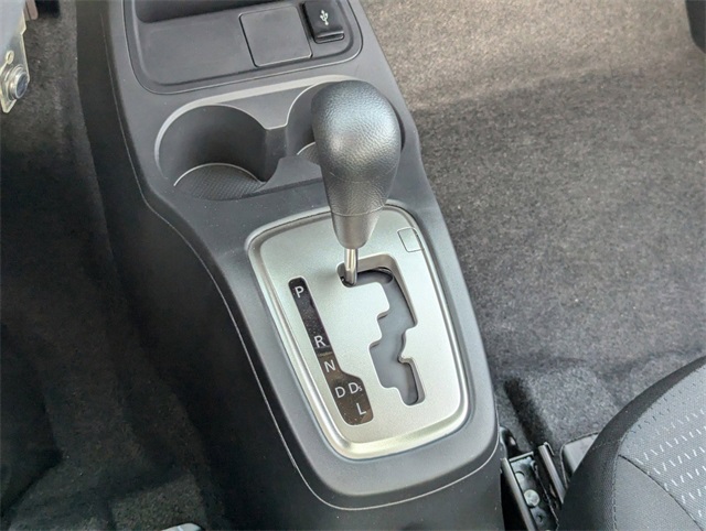 Vehicle image 17 of 19