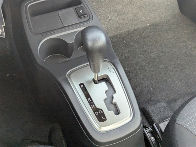 Vehicle image 17 of 19